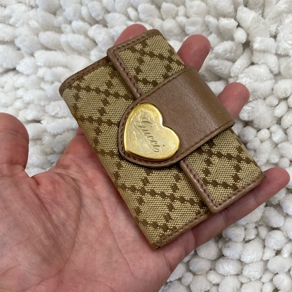 Gucci Diamante Heart Key Holder - Picture 3 of 14